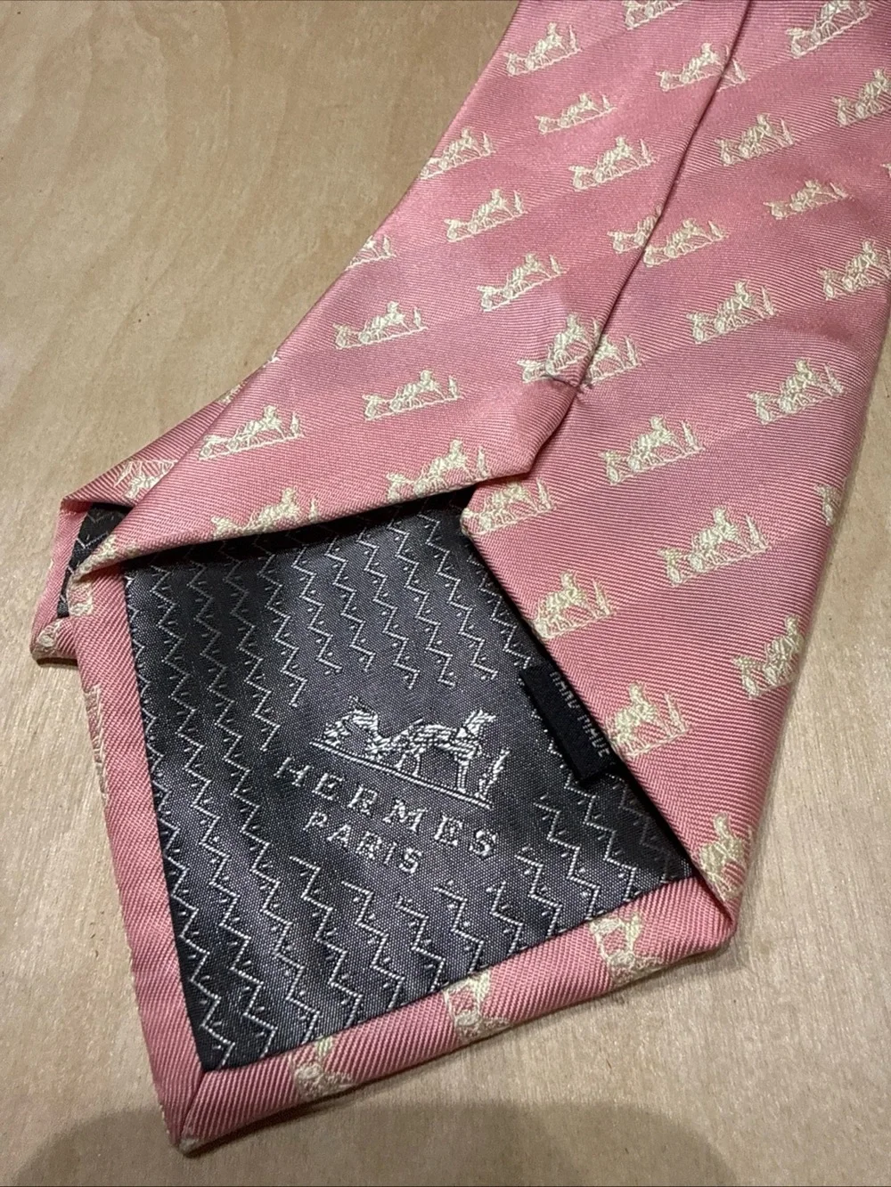 Hermes Pink  Pattern 100 % Silk Tie